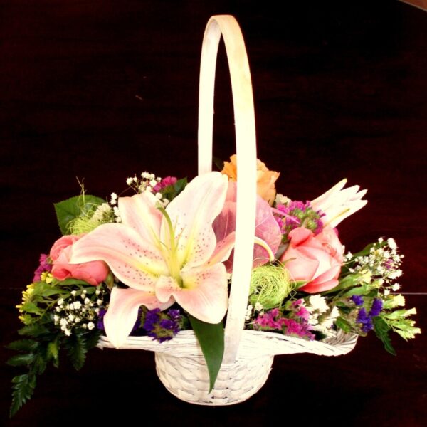 цветы, лилии, букет, корзинка с цветами