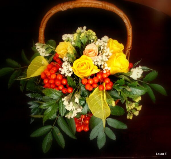 цветы, букет, корзинка с цветами, рябина